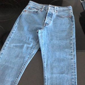 Levi’s 501 high waisted button fly skinny W24 L30